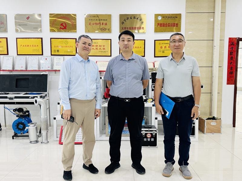 熱烈歡迎哈薩克斯坦客商蒞臨華礦集團(tuán)參觀考察