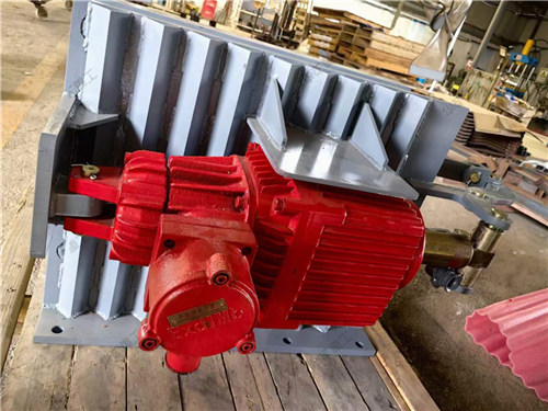 鋼絲繩制動器 (2).jpg 鋼絲繩制動器 (2).jpg